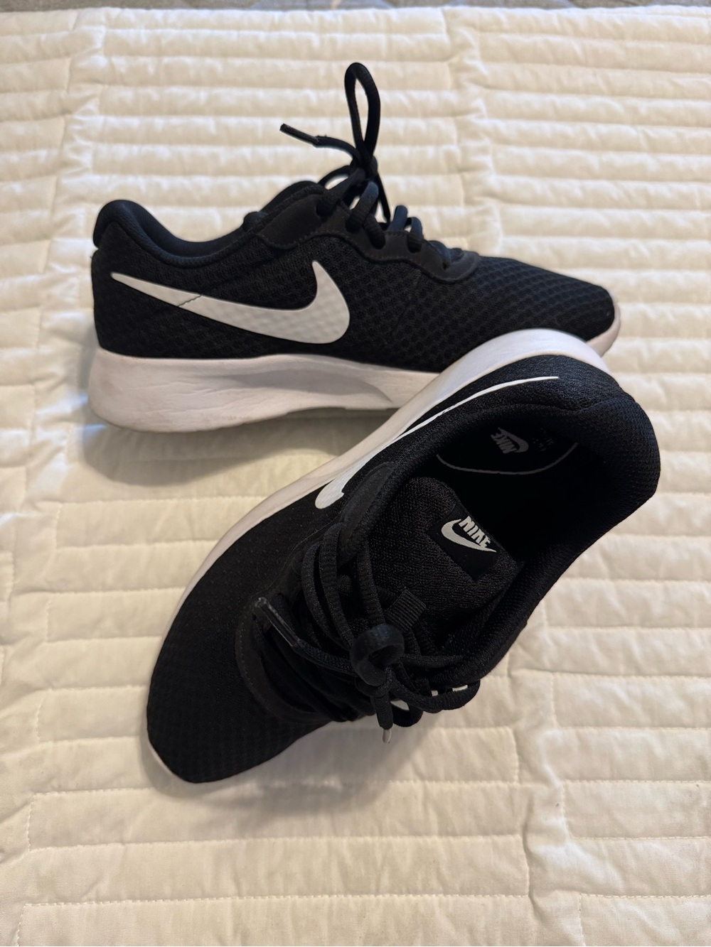 Tanjun Nike Women’s Black & White Running Shoes